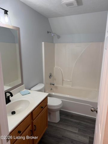 213 Farmview Dr, Mt Washington, KY 40047