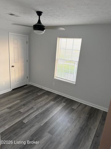 213 Farmview Dr, Mt Washington, KY 40047