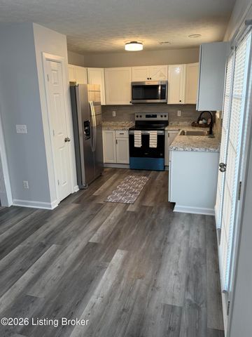 213 Farmview Dr, Mt Washington, KY 40047