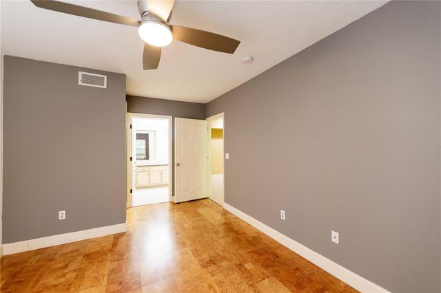 738 CREST PINES DRIVE 714, Orlando, FL 32828