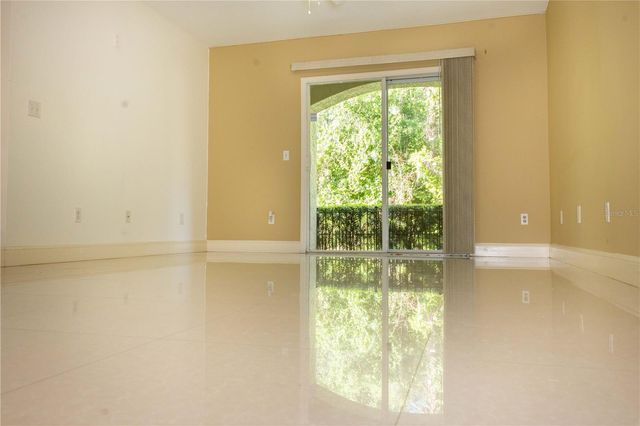 738 CREST PINES DRIVE 714, Orlando, FL 32828