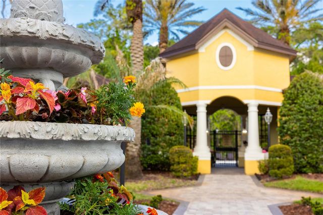 738 CREST PINES DRIVE 714, Orlando, FL 32828