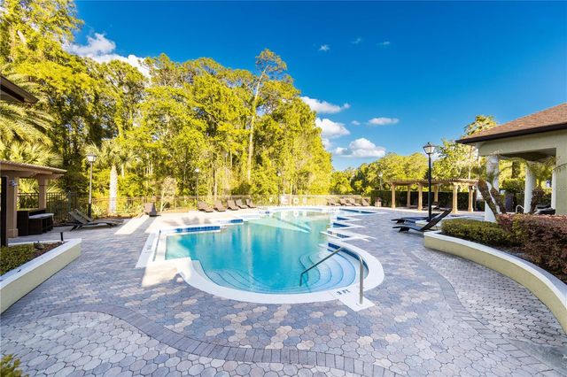 738 CREST PINES DRIVE 714, Orlando, FL 32828