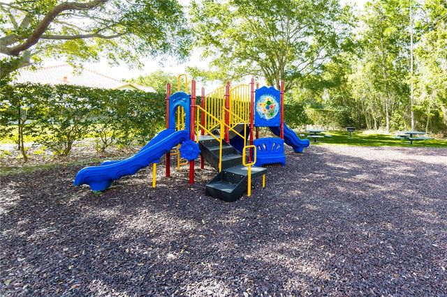 738 CREST PINES DRIVE 714, Orlando, FL 32828