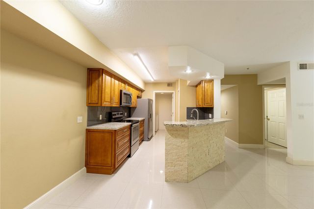 738 CREST PINES DRIVE 714, Orlando, FL 32828