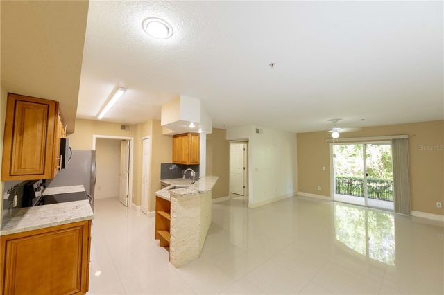 738 CREST PINES DRIVE 714, Orlando, FL 32828