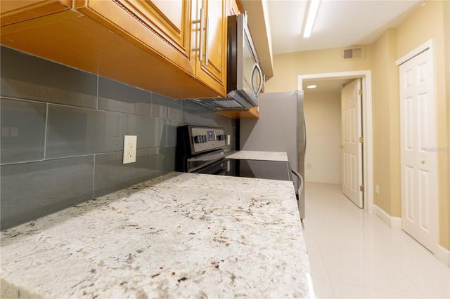 738 CREST PINES DRIVE 714, Orlando, FL 32828