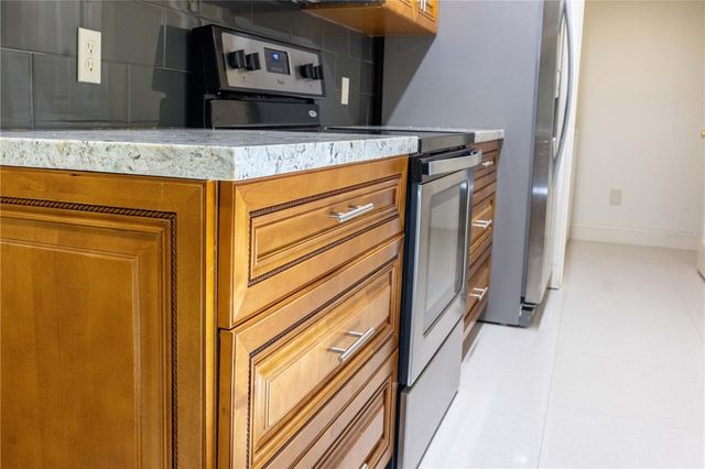 738 CREST PINES DRIVE 714, Orlando, FL 32828