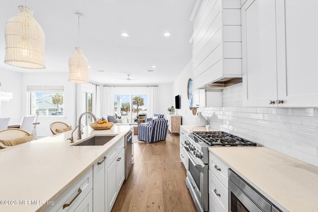 102 19TH Avenue N, Jacksonville Beach, FL 32250