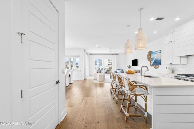 102 19TH Avenue N, Jacksonville Beach, FL 32250