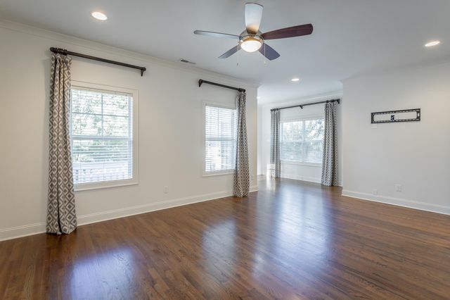 36 W 17th Street, Chattanooga, TN 37408