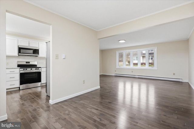 523 W LAUREL ST, Frackville, PA 17931