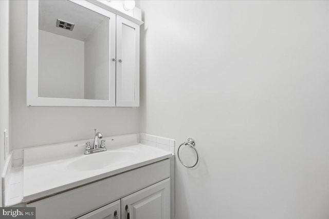 523 W LAUREL ST, Frackville, PA 17931