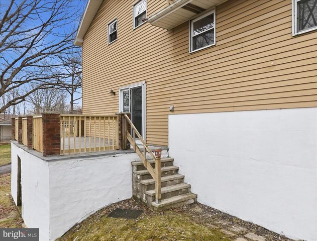 523 W LAUREL ST, Frackville, PA 17931