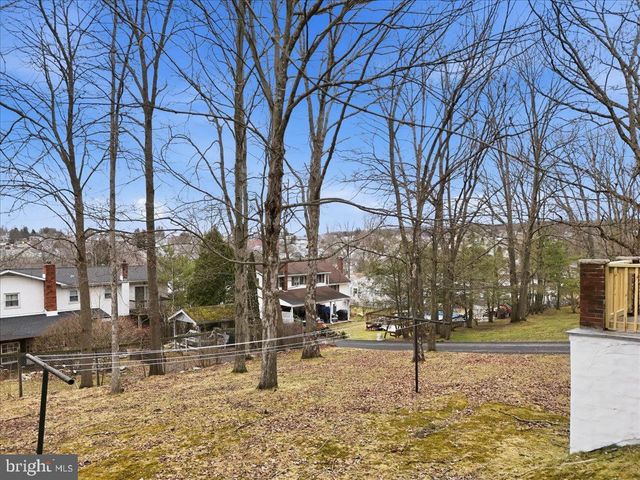 523 W LAUREL ST, Frackville, PA 17931