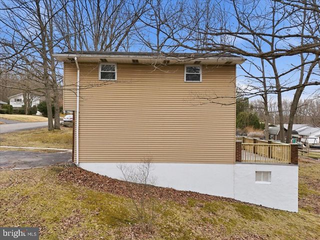 523 W LAUREL ST, Frackville, PA 17931