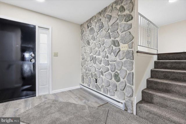 523 W LAUREL ST, Frackville, PA 17931