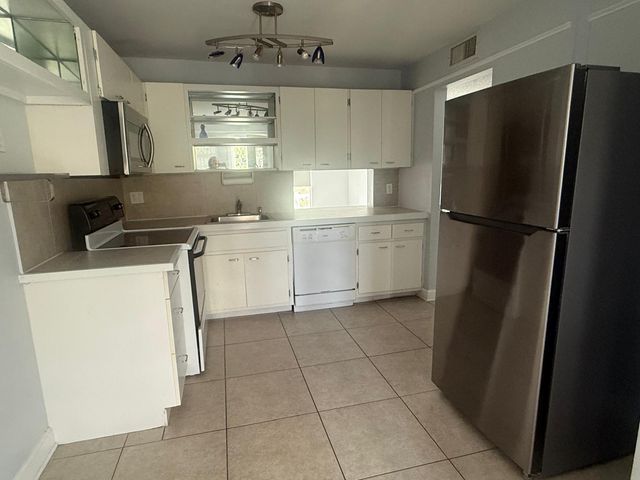 877 NE 195th Street 320, Miami, FL 33179