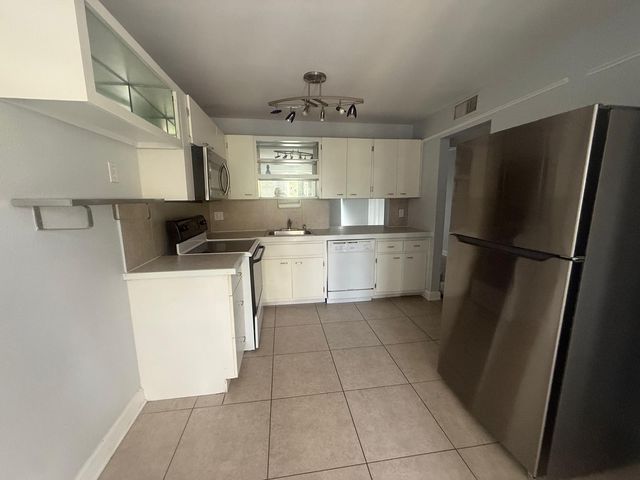877 NE 195th Street 320, Miami, FL 33179