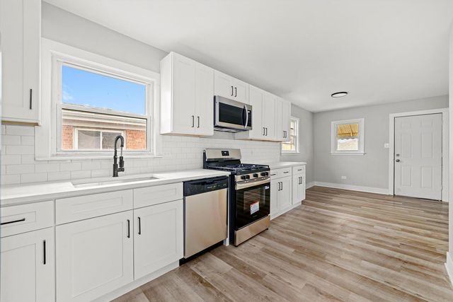 233 32nd Avenue, Bellwood, IL 60104