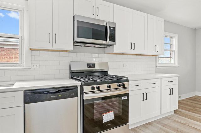 233 32nd Avenue, Bellwood, IL 60104