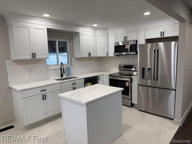 32565 Warner Drive, Warren, MI 48092