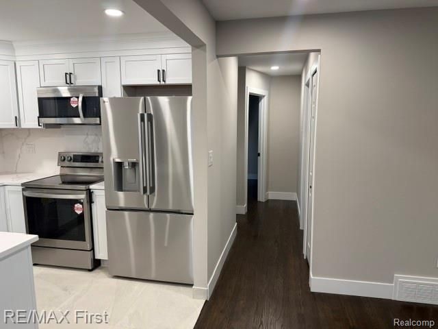 32565 Warner Drive, Warren, MI 48092