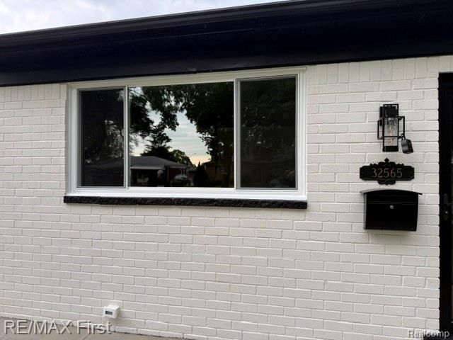 32565 Warner Drive, Warren, MI 48092