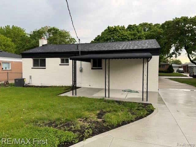 32565 Warner Drive, Warren, MI 48092