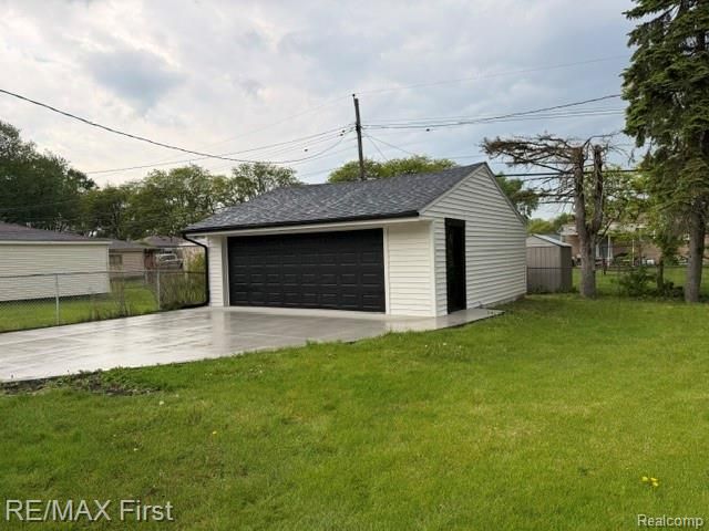 32565 Warner Drive, Warren, MI 48092