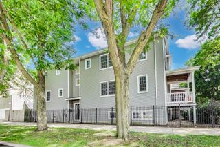 4257 N St Louis Avenue, Chicago, IL 60618