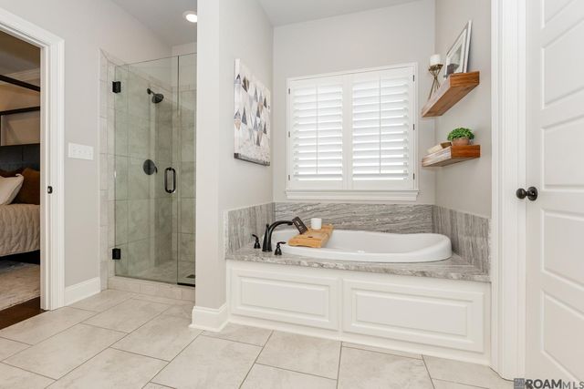 16122 Redstone Dr, Pride, LA 70770