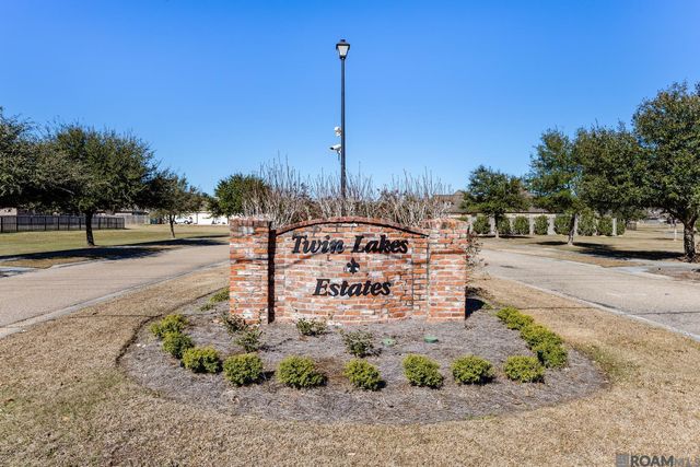 16122 Redstone Dr, Pride, LA 70770