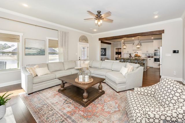 16122 Redstone Dr, Pride, LA 70770