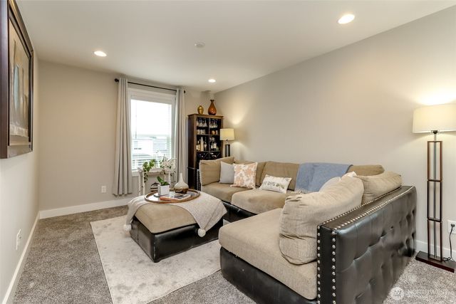 12517 176th Street E, Puyallup, WA 98374