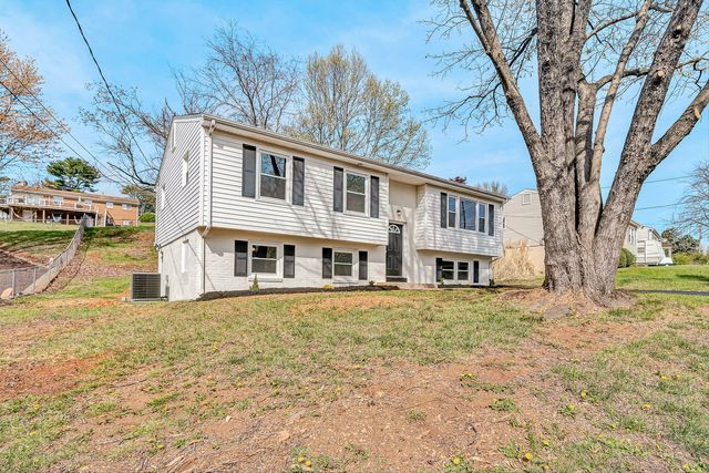 736 Ramada RD, Vinton, VA 24179