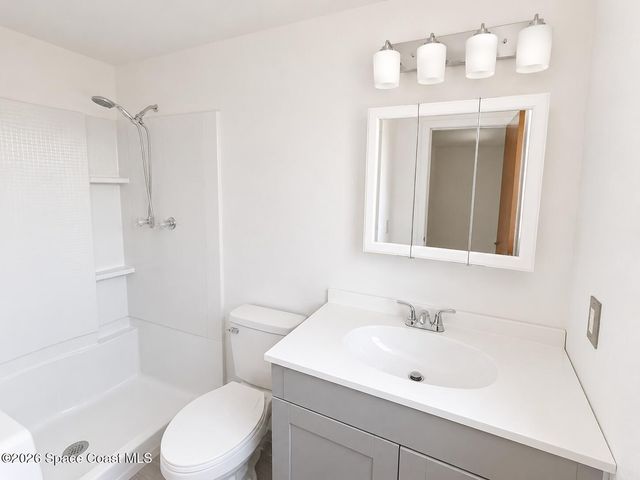 581 Borraclough Avenue NW, Palm Bay, FL 32907