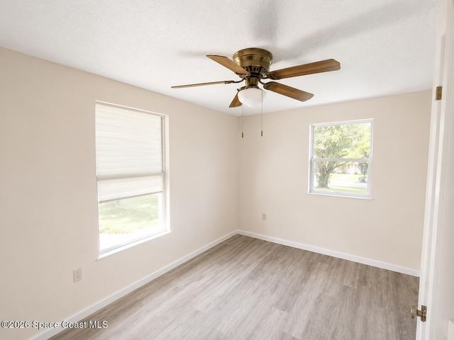 581 Borraclough Avenue NW, Palm Bay, FL 32907