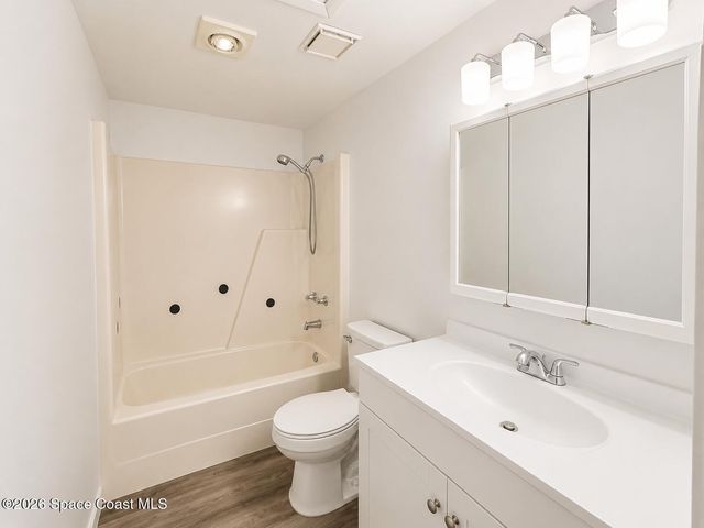 581 Borraclough Avenue NW, Palm Bay, FL 32907