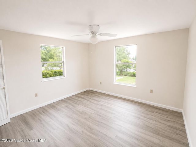 581 Borraclough Avenue NW, Palm Bay, FL 32907