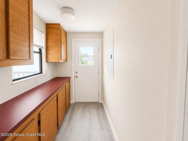 581 Borraclough Avenue NW, Palm Bay, FL 32907