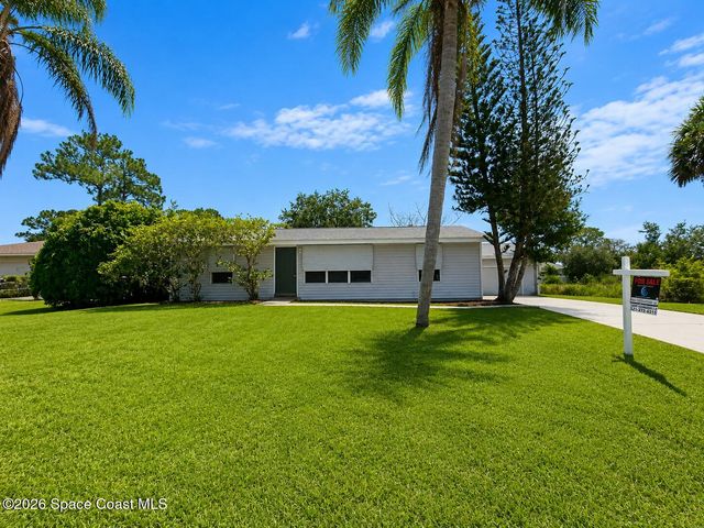 581 Borraclough Avenue NW, Palm Bay, FL 32907
