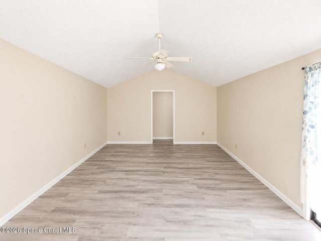 581 Borraclough Avenue NW, Palm Bay, FL 32907