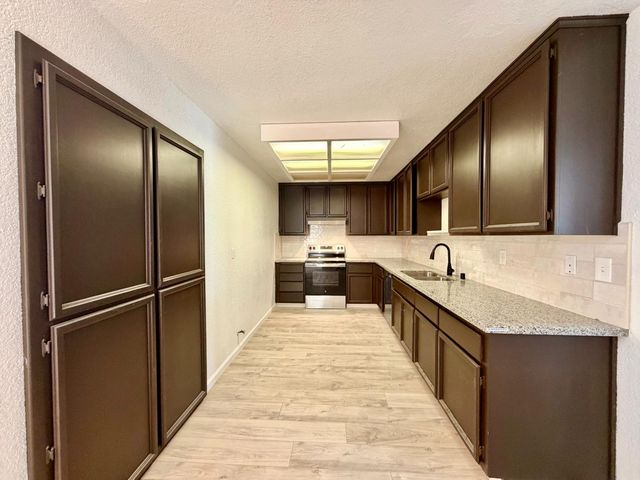 158 E Grant Line Rd, Tracy, CA 95376