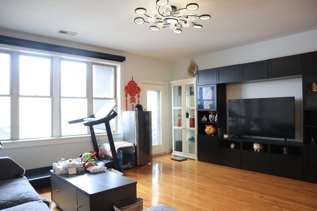3225 S Archer Avenue 3w, Chicago, IL 60608