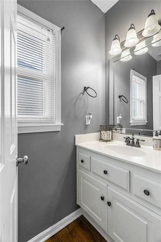 1327 Huntington Drive, Liberty, MO 64068