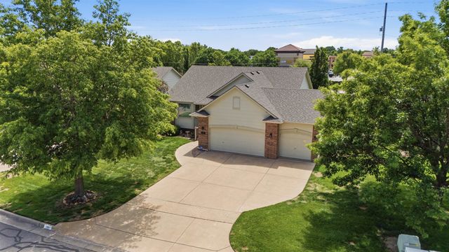 269 S Maple Dunes Ct, Wichita, KS 67235