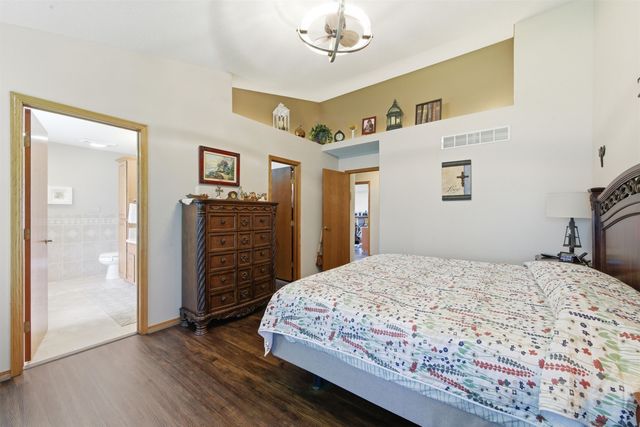 269 S Maple Dunes Ct, Wichita, KS 67235