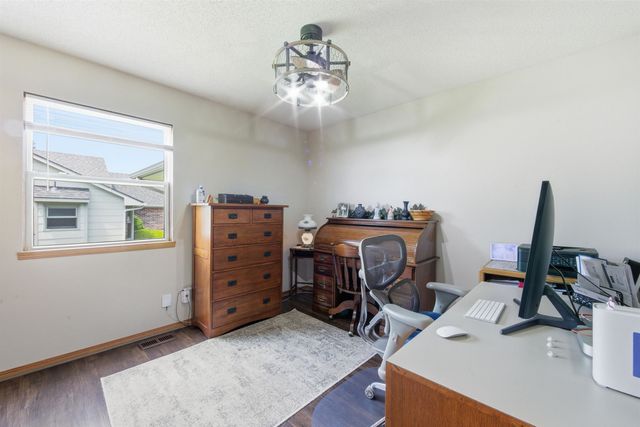 269 S Maple Dunes Ct, Wichita, KS 67235
