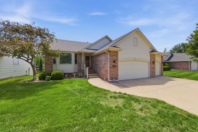 269 S Maple Dunes Ct, Wichita, KS 67235